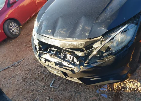 2017 Honda Civic Lx z USA, uszkodzony, nr VIN 19XFC2E52HE080745